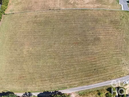 terrain 2000 m 2