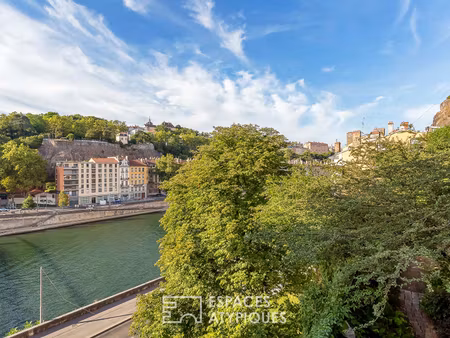 appartement rénové avec vue à l'identité singulière