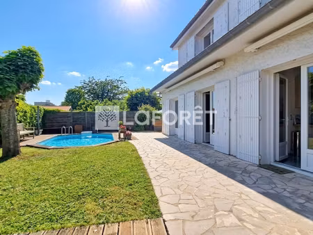 maison familiale au calme, 5 chambres, jardin avec piscine sans vis-à-vis