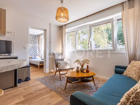 annecy - t3 meublé - 49,50 m² - rez-de-chaussée surélevé - cave - parking de copropriété