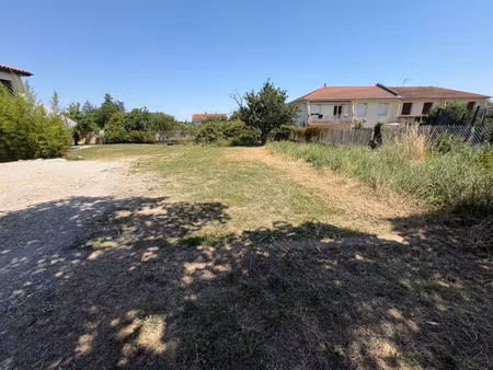 terrain constructible de 380 m2- grézieu-la-varenne