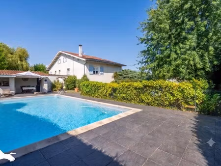 vente maison 8 pièces 172 m² lamarque (33460)