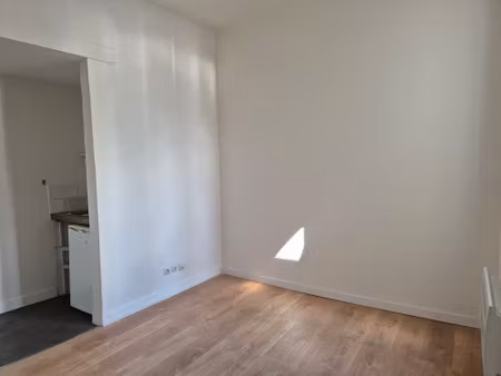 studio d'environ 16.57 m² - proximité du cours d'alsace - et - lorraine