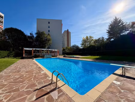appartement de 6 pièces de 142 m² à lyon