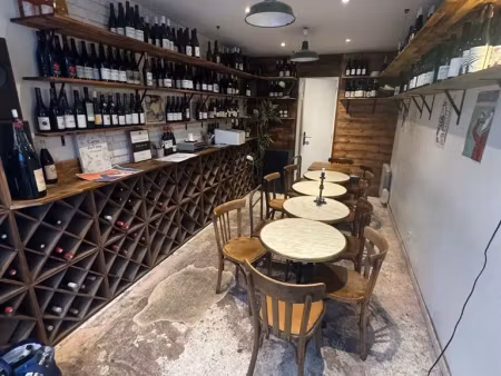 local commercial – quartier saint-germain – 19 m²