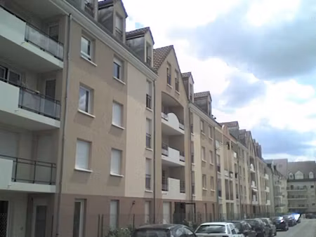 type 3 rue marguerite thibert avec garage en sous-sol