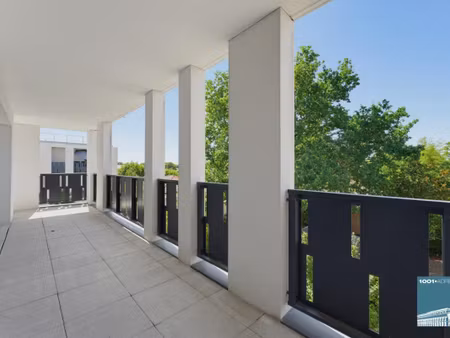dernier étage : t4 avec grande loggia et suite parentale