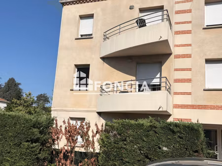 appartement t2 avec balcon et parking, au sein d'une résidence sécurisée