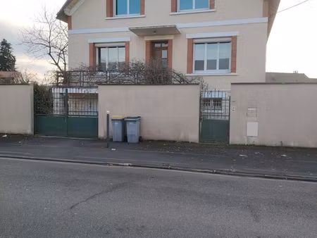 a vendre grande maison familiale de 167 m² sur un terrain de 471 m² dans chatellerault pro