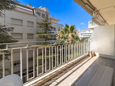 cimiez – grand 2 pièces avec terrasse exposée sud au calme !
