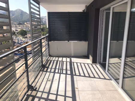 t3 avec terrasse et parking à marseille