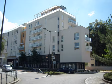 type 3 - res royal parc - 26 av berthollet * annecy