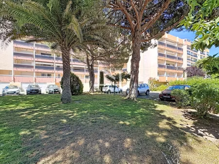 frejus plage - acces mer en 5 min à pieds - dernier etage - vue mer