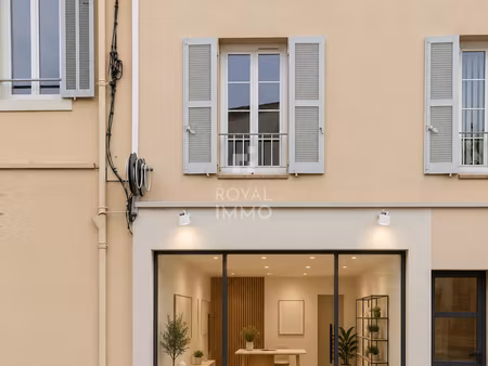 local commercial centre-ville de la garde
