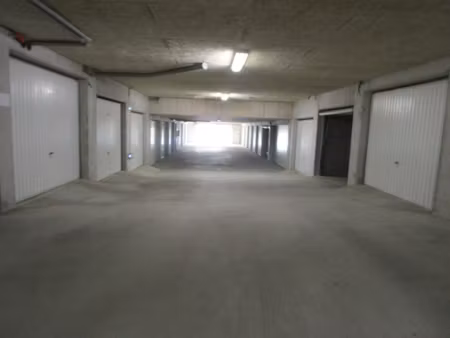 a vendre - soquet immobilier - garage - dinan