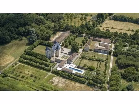prestigieux château de 1494 m2 en vente - saintes, nouvelle-aquitaine