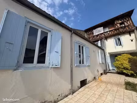 immeuble 8 pièces 274 m²