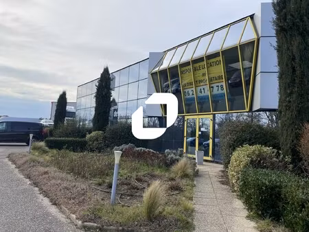 location local professionnel 213m² taluyers 69440