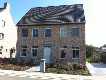 huis te koop in outrijve met 3 slaapkamers