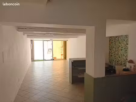 vends charlieu immeuble avec commerce 210m2