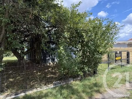 terrain 2 110 m² labry