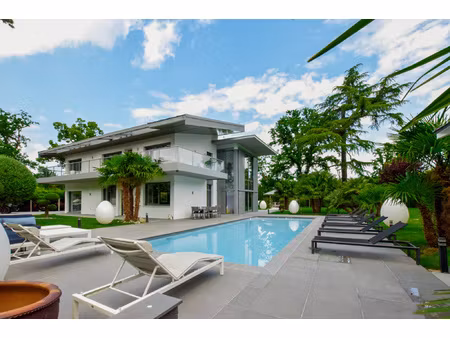 villa d'exception au coeur d'un domaine privilégié