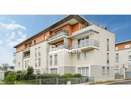 grand studio de 36 m2 avec balcon, résidence récente et secteur calme
