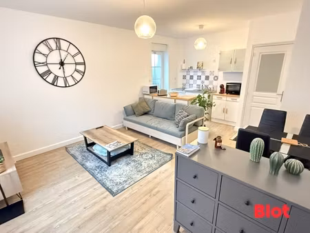 a vendre à dinard - dinard hypercentre - studio meublé à proximité immédiate marché et pla