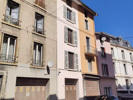 maison de village sur 3 niveaux