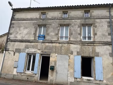vente maison 6 pièces 101 m² à jarnac (16200), 75 000 €