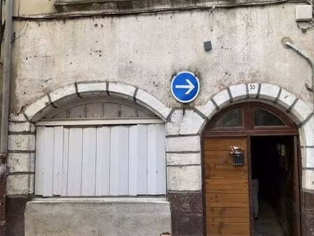 à vendre – local professionnel 25 m² – saint-ambroix – 22 000 € fai