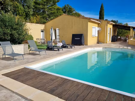 villa avec piscine