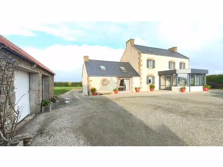 maison avec dependances corps de ferme a vendre breles