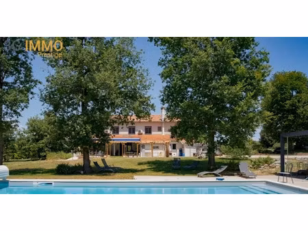 vente château 17 pièces 540 m² à montauban (82000), 657 000 €