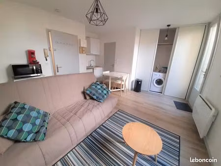 agréable t1 meublé avec terrasse en hyper centre