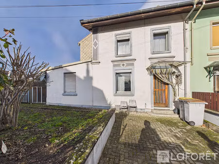 mulhouse maison de cité de 80m² avec garage et petit jardin.