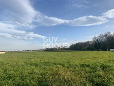 terrain plat viabilisé avec vue sur les pyrénées à labastide-cézéracq