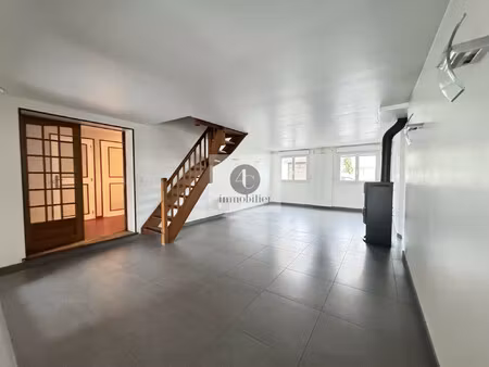 maison familiale avec grand jardin et dépendance