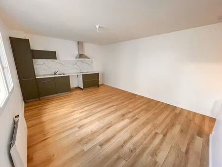 studio rénové au coeur d'un secteur dynamique de la roche-sur-yon