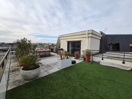 meusnier de querlon, exceptionnel t4 rooftop avec terrasse de 90