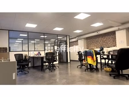 bureau 10 pièces - 636 m²