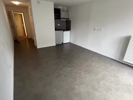 studio avec balcon rue des frères eberts