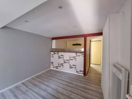 vente maison 4 pièces 74 m² la roquebrussanne (83136)