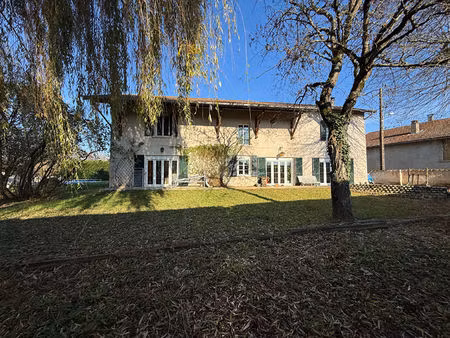 beau corps de ferme rénové à saint jean de niost 200m², 4 chambres, bureau, terrain 2485m²