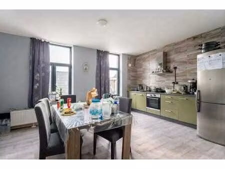 duplex spacieux avec 3 chambres et terrasse