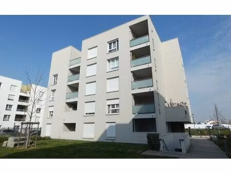 location appartement, 49.59 m² t-2 à vaulx-en-velin, 784 €