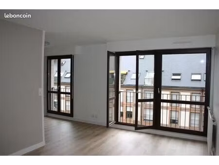 f2 centre ville avec parking