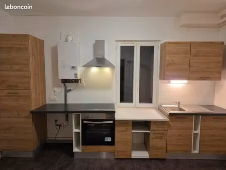 proche du centre ville et de yschool