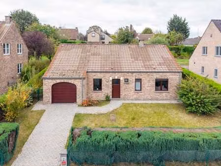 mont saint jean : spacieux plain pied sur terrain sud