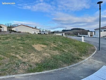 terrain 597 m² auch